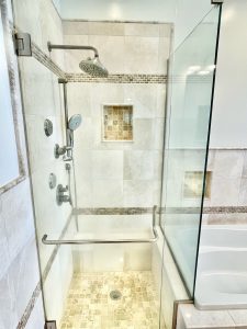 21moss-master-bath2